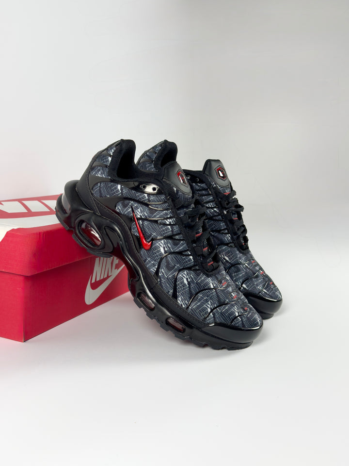 Nike Air Max Plus Black University Red
