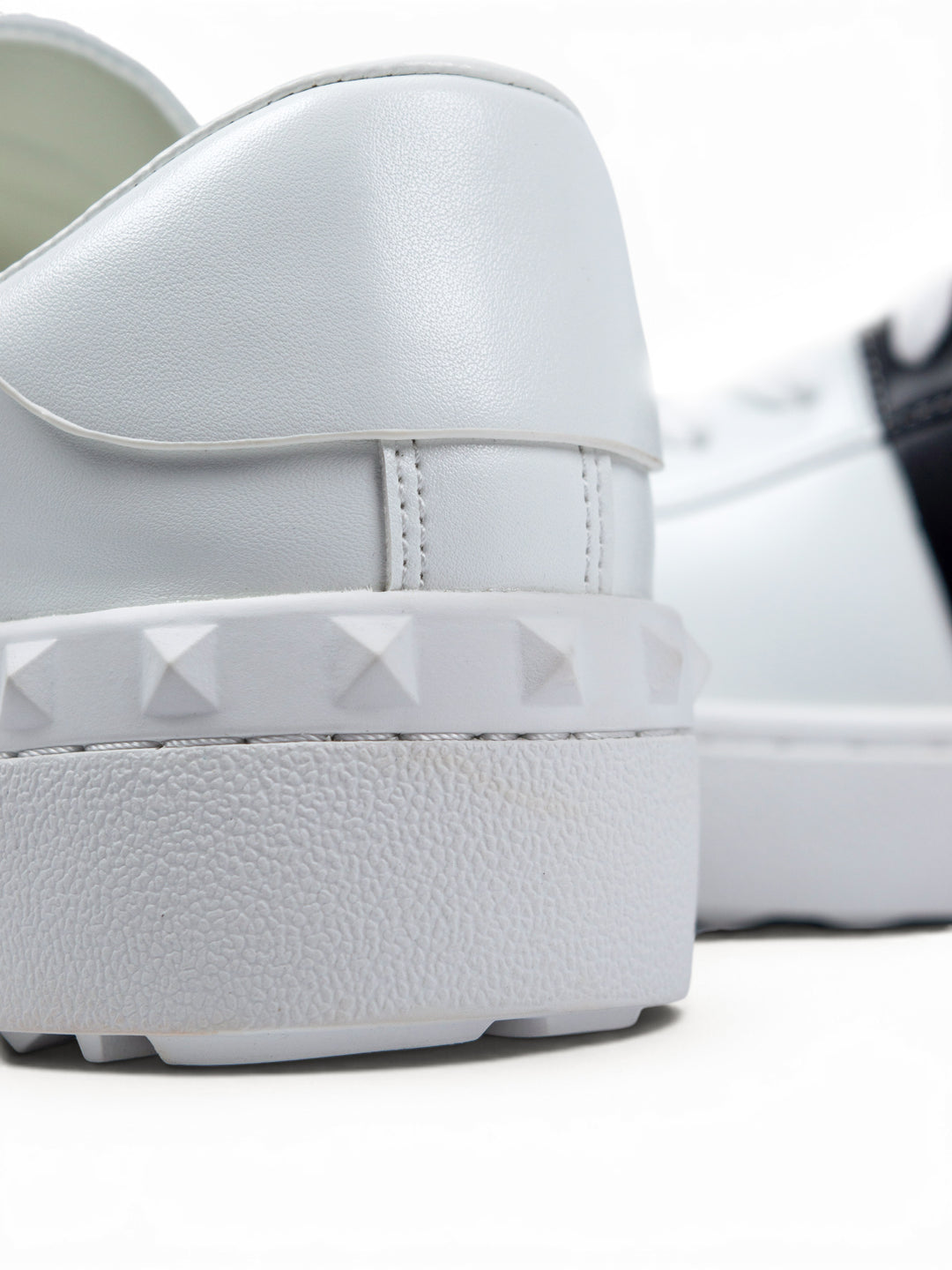 VLTN Low-Top White / Black Sneakers