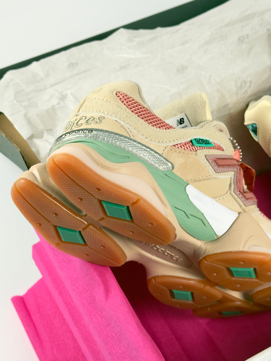 NB Colaboration Pink / Green / Beige