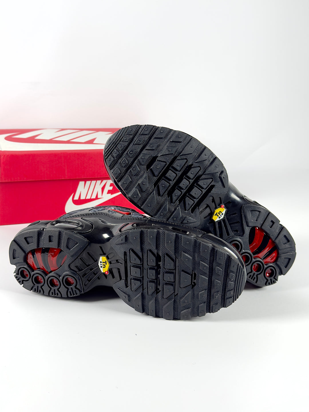 Nike Air Max Plus Black University Red