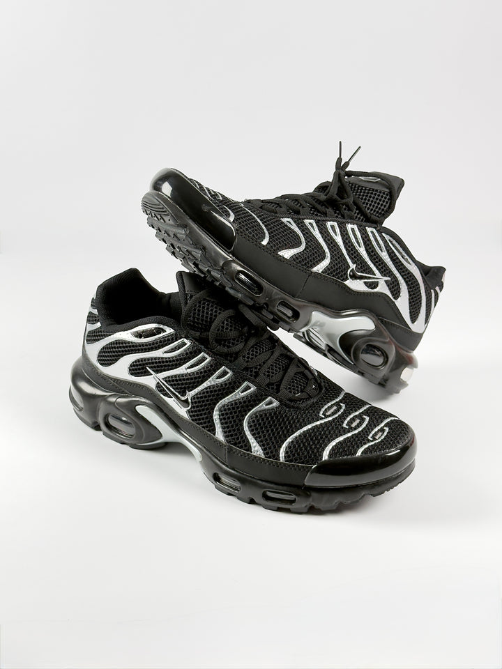 Nike Black / Swarovski
