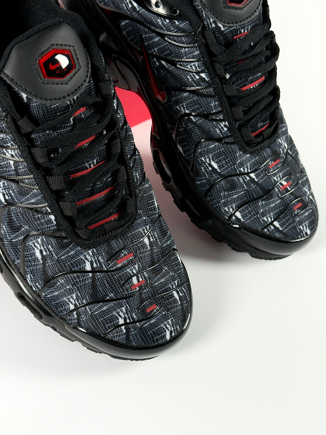Nike Air Max Plus Black University Red