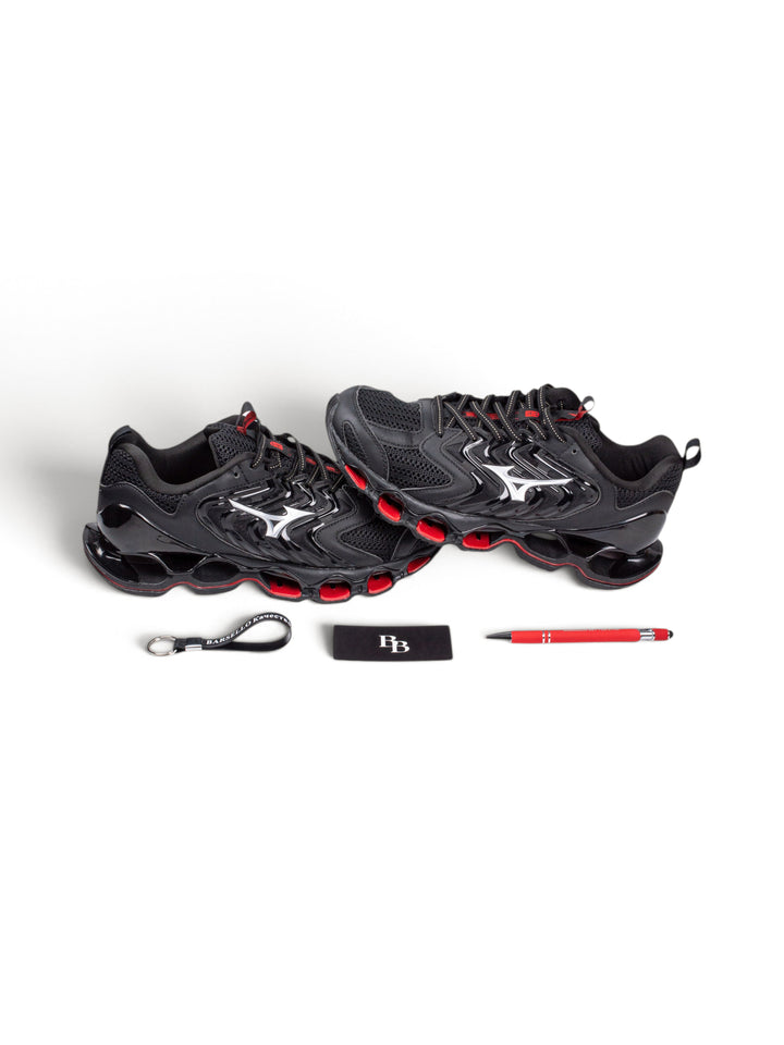 MZN Black / Red Sneakers