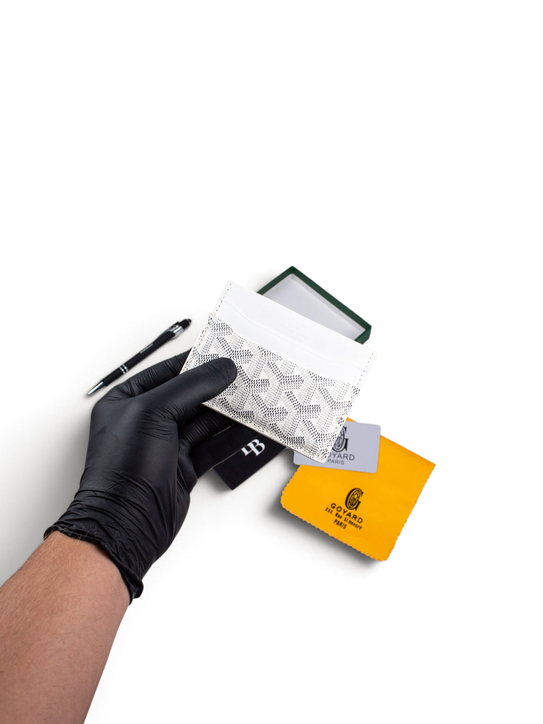 GYRD CardHolder White
