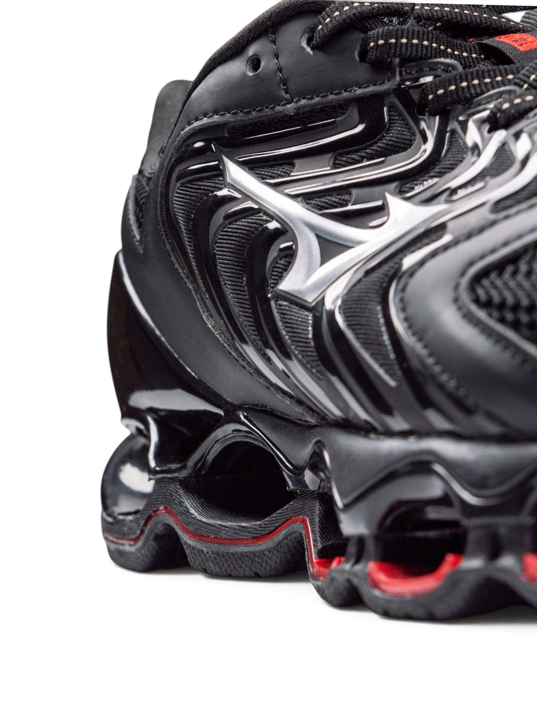 MZN Black / Red Sneakers