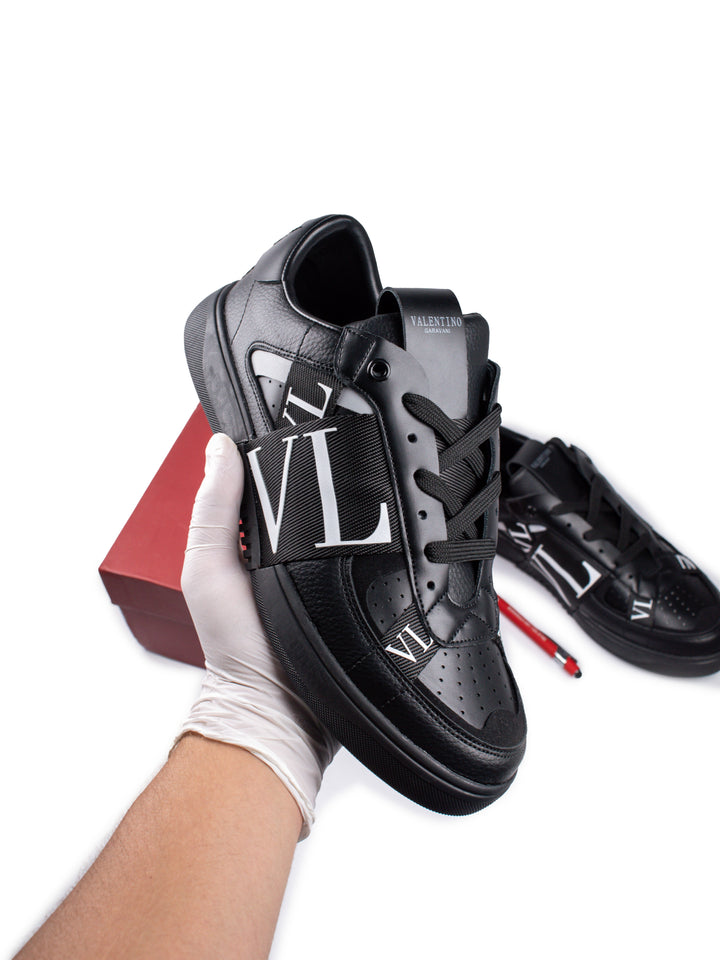 VLTN Low-Top Sneaker Black / Black