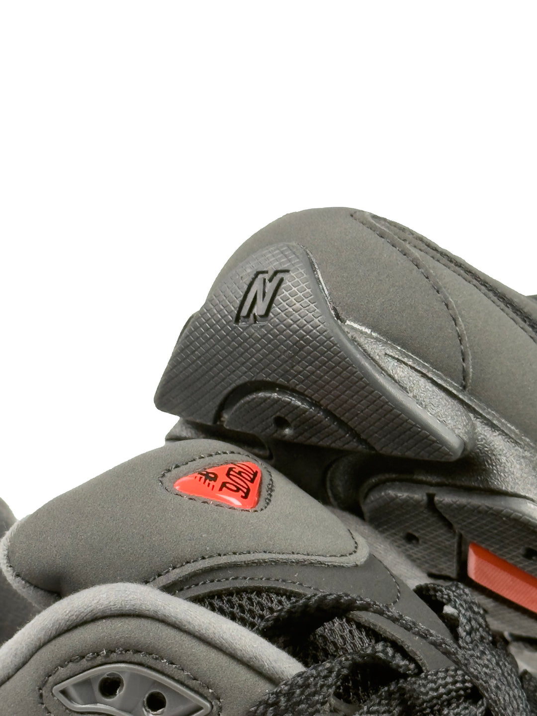 NB Black / Red