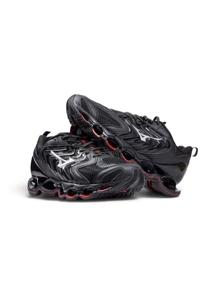 MZN Black / Red Sneakers