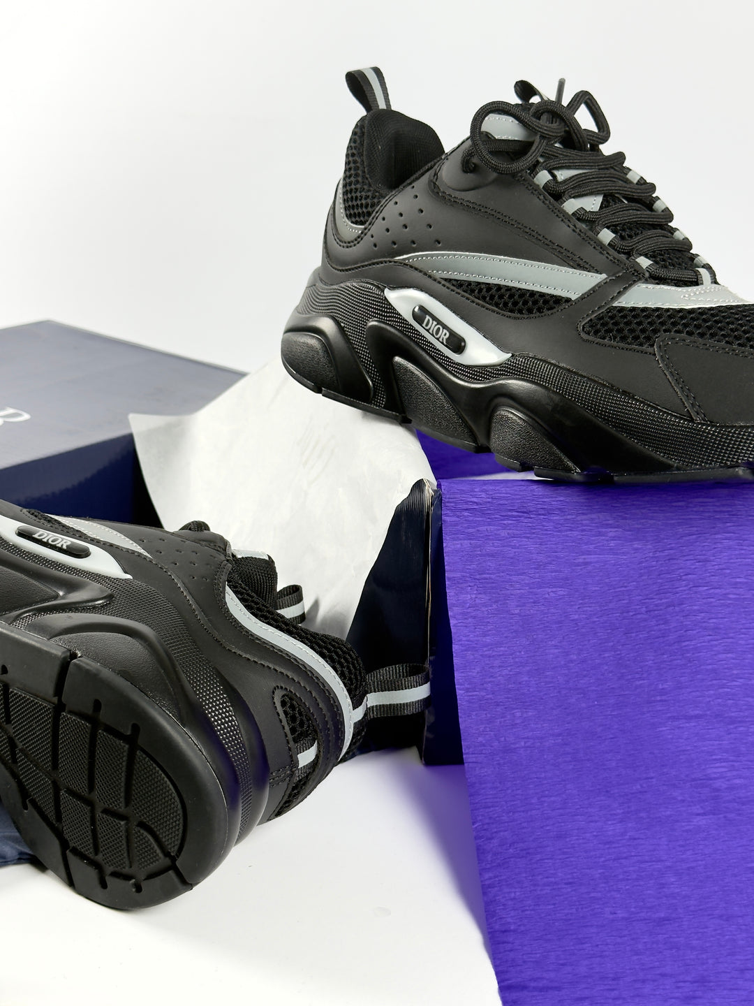 CD B22 Triple Black (Reflective)