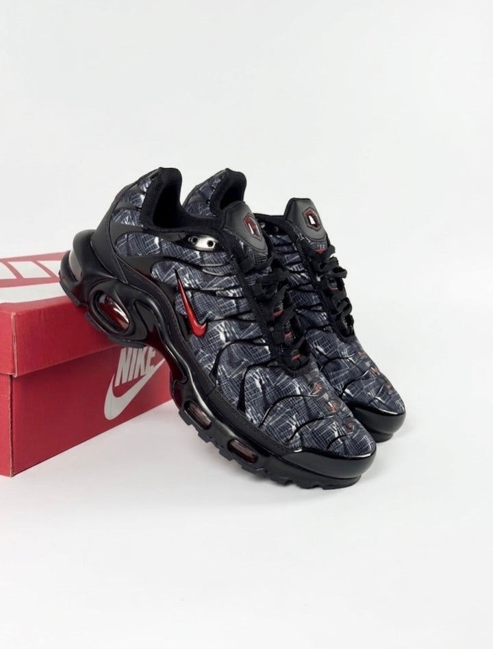 Nike Air Max Plus Black University Red