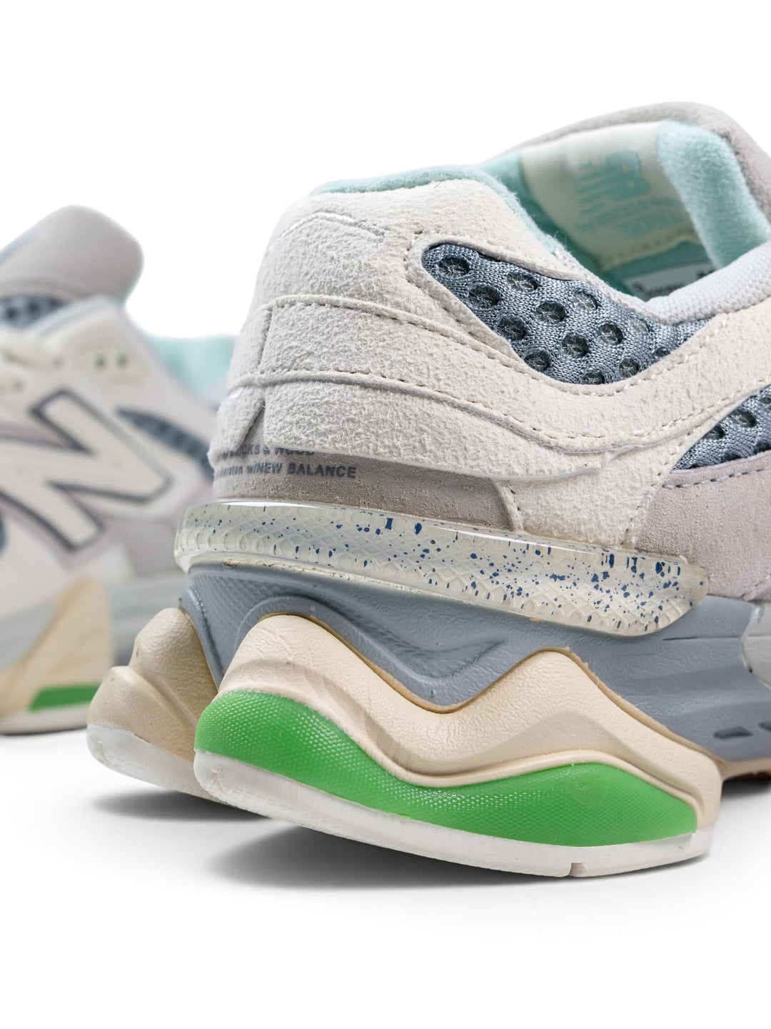 NB Collaboration Light / Green Snakers