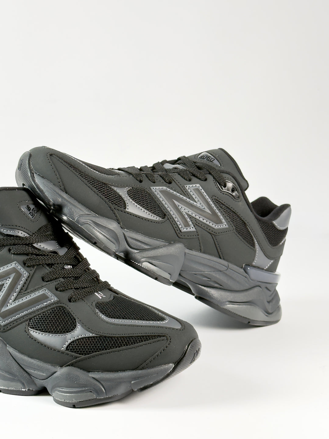 NB Black ( Reflective )