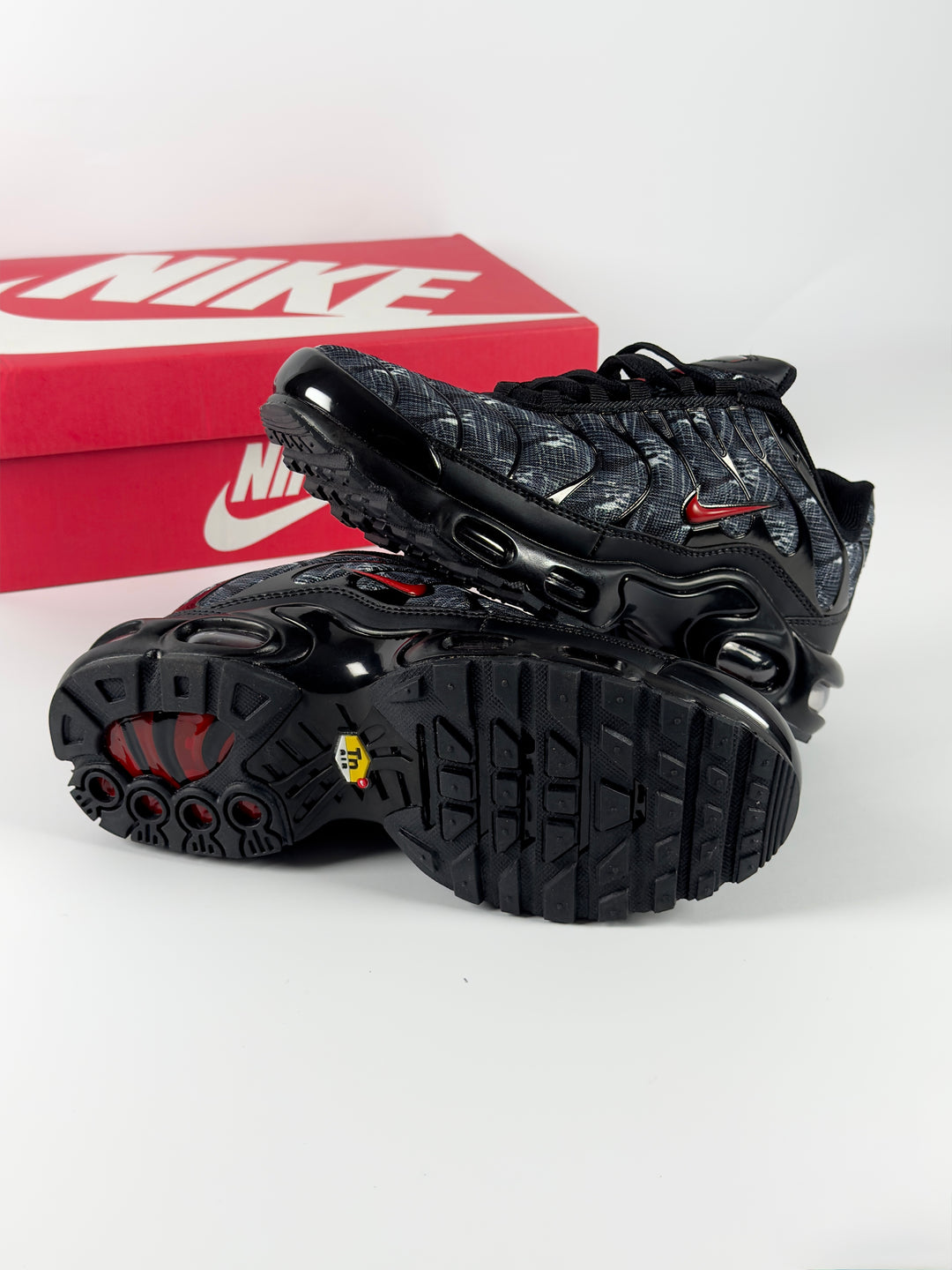 Nike Air Max Plus Black University Red