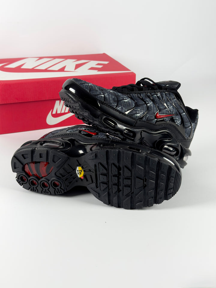 Nike Air Max Plus Black University Red