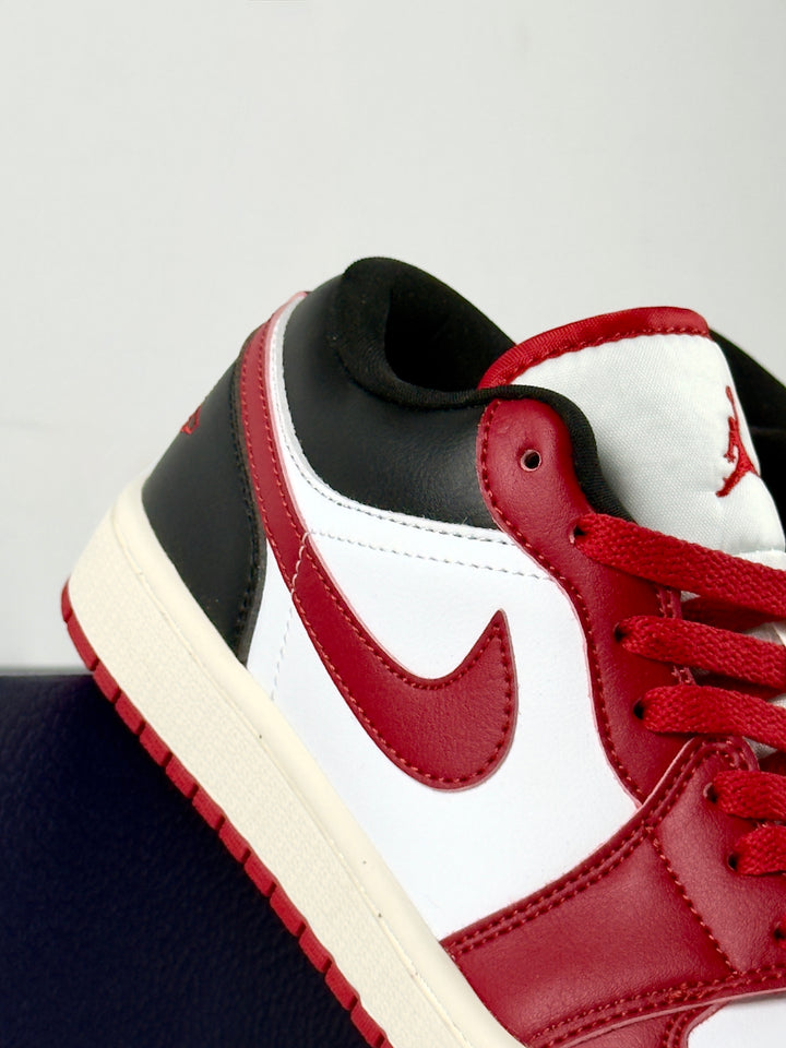 Nike Air Jordan 1 Red/White/Black