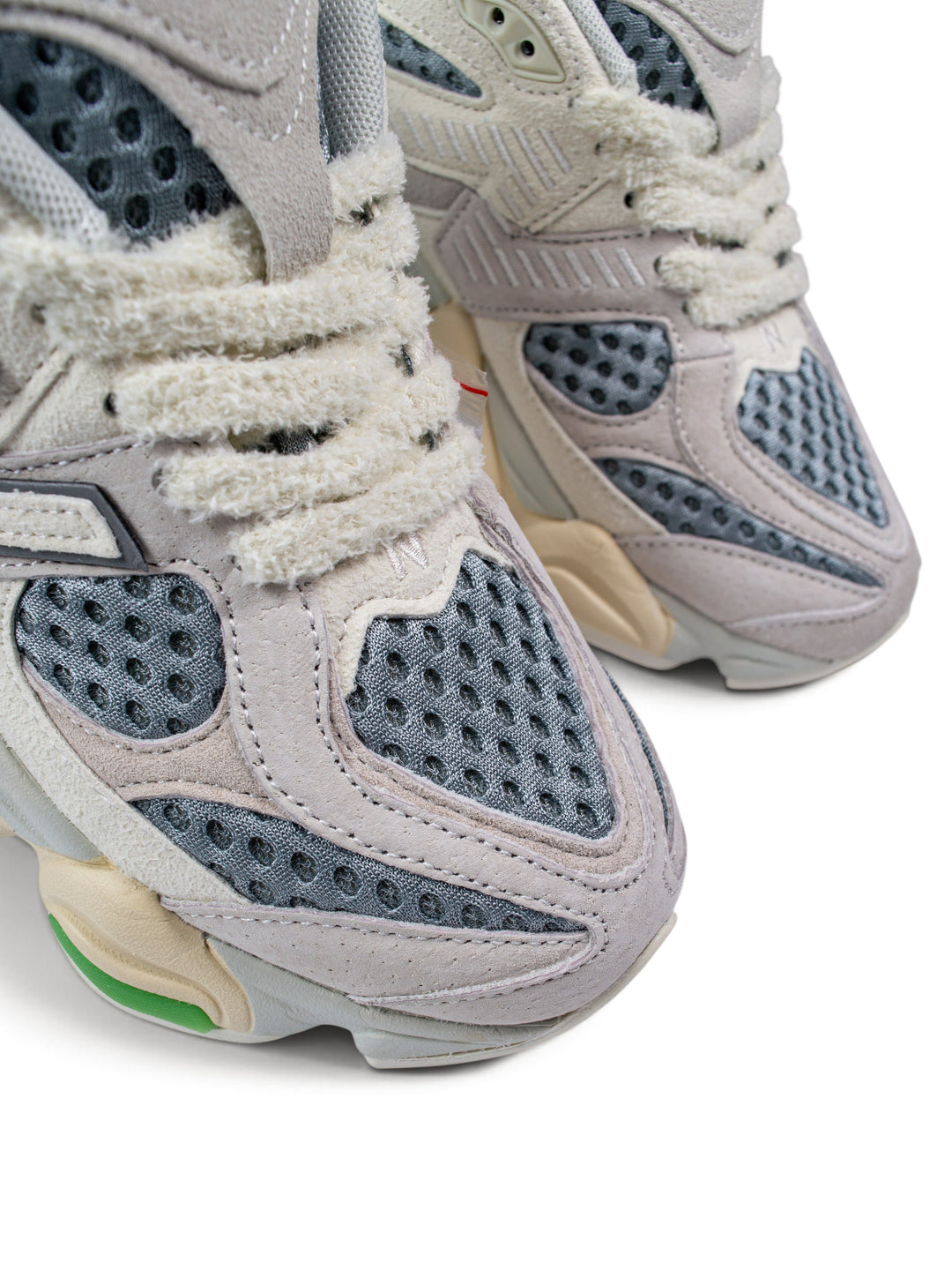 NB Collaboration Light / Green Snakers