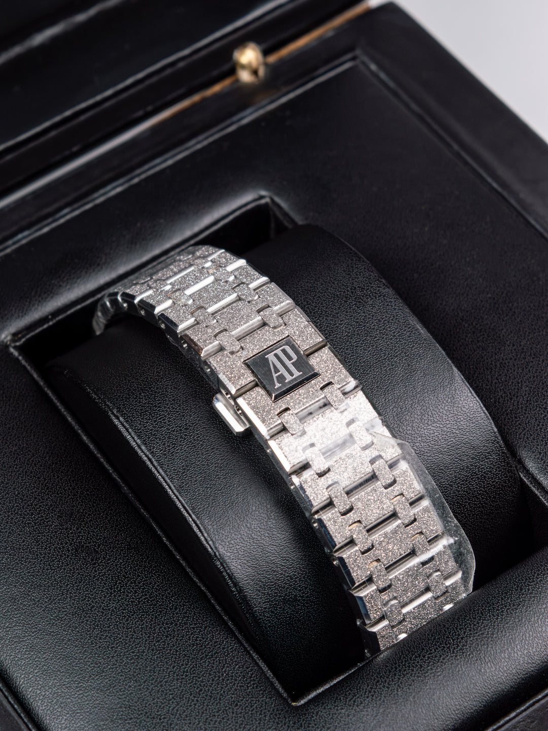 A5 AP Men's Royal Oak 41mm – Silver Dial / Fully Iced-Out