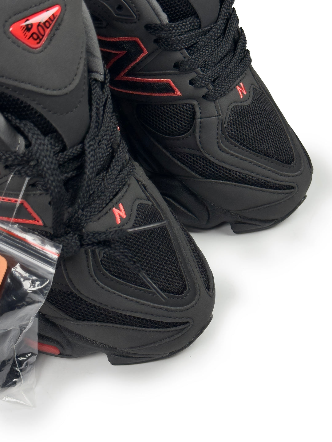 NB Black / Red