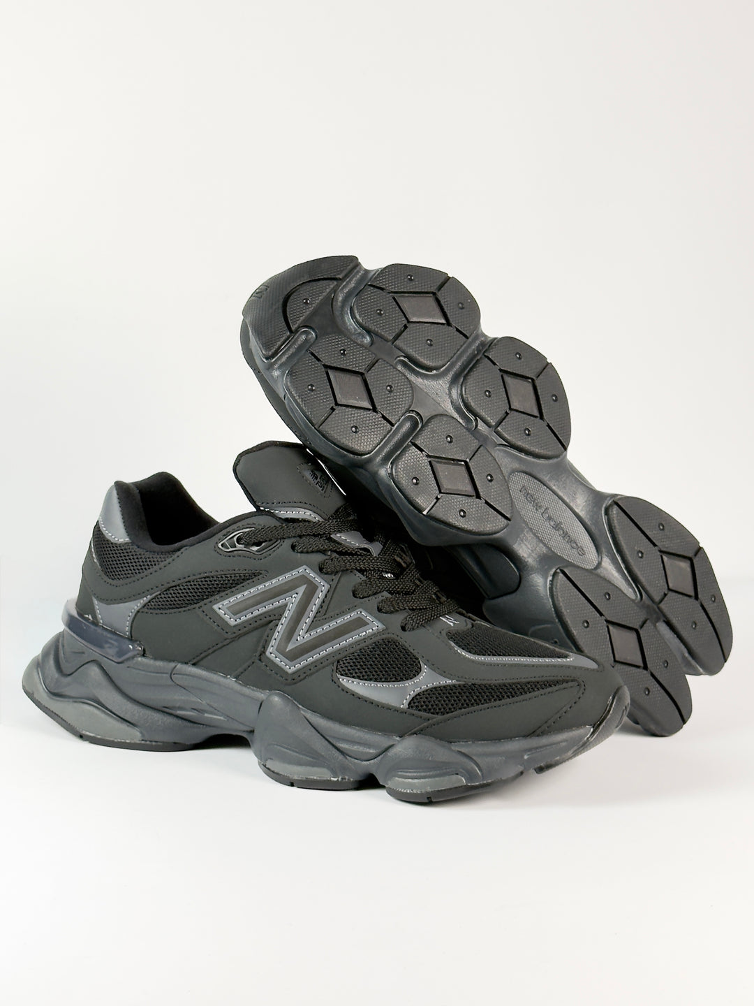 NB Black ( Reflective )
