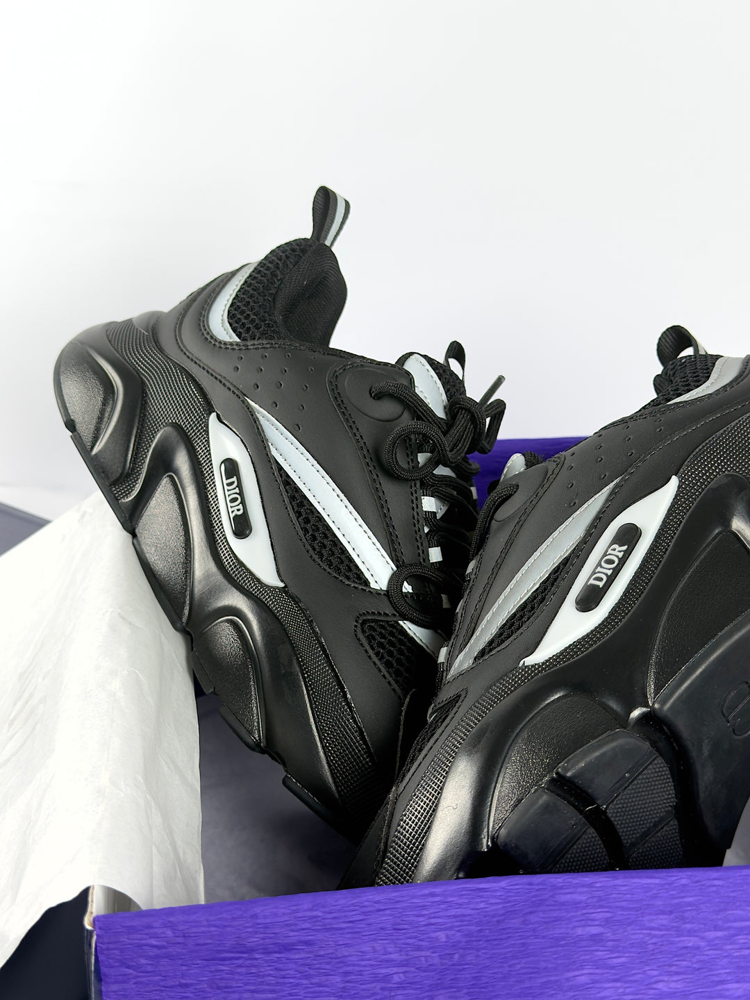 CD B22 Triple Black (Reflective)