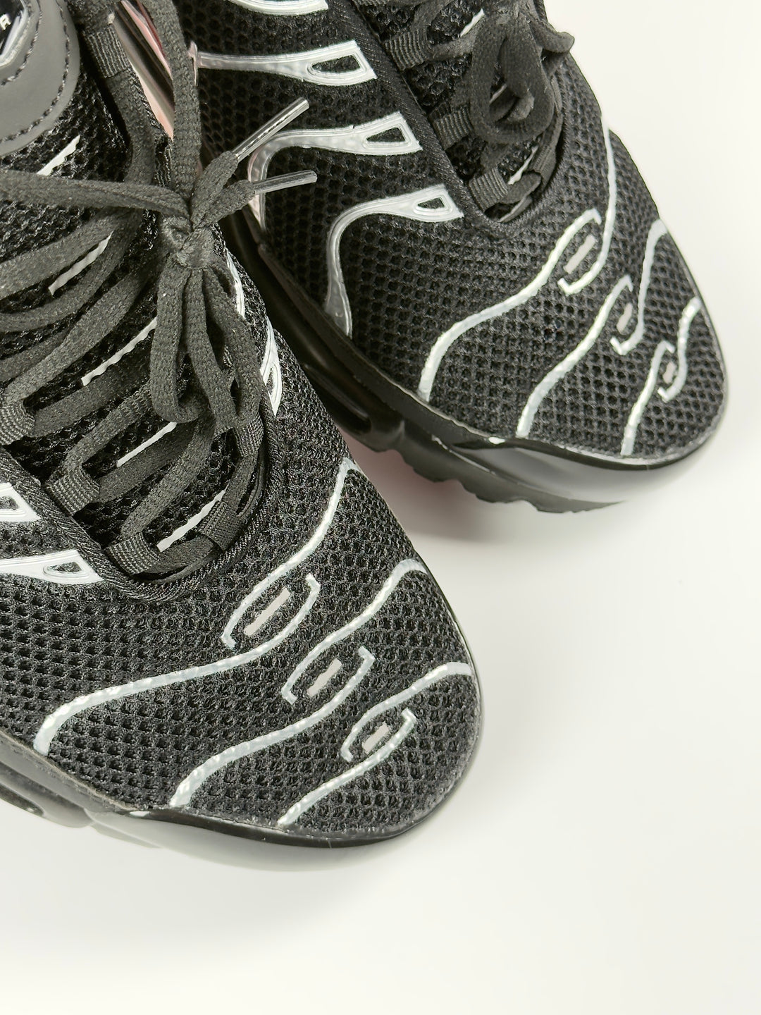 Nike Black / Swarovski