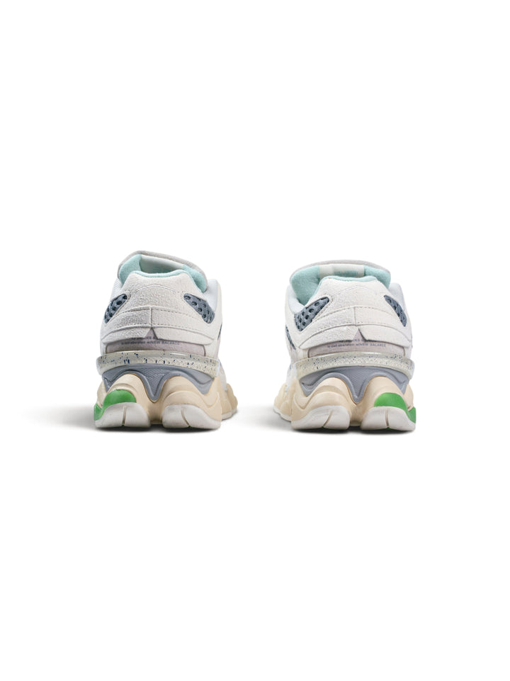 NB Collaboration Light / Green Snakers