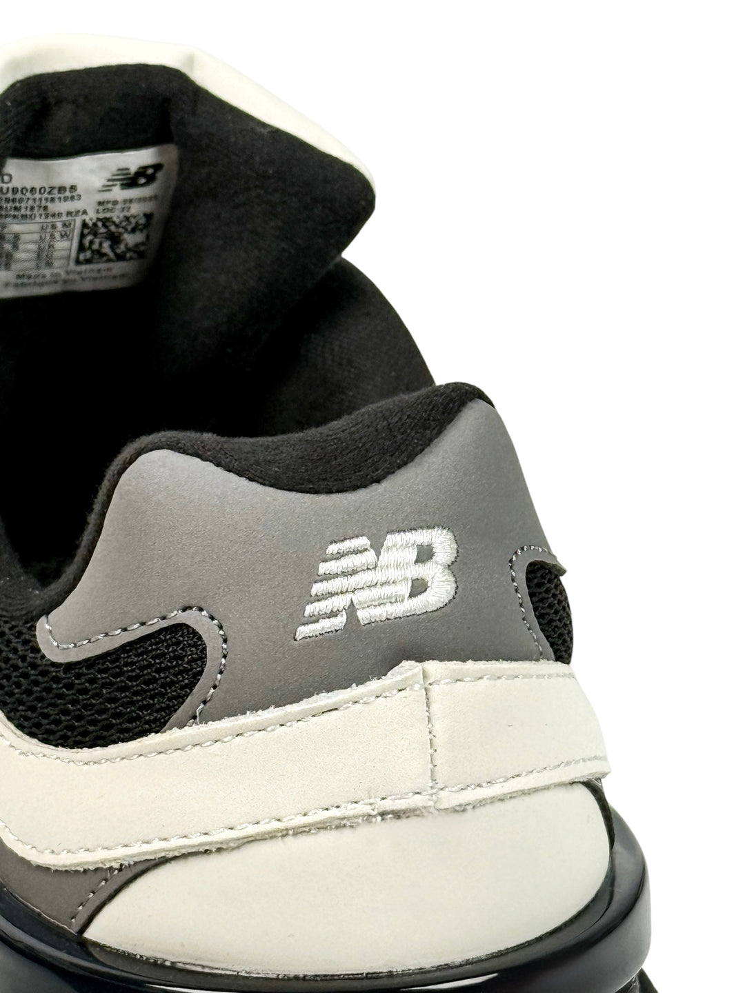 NB Black / White Accent
