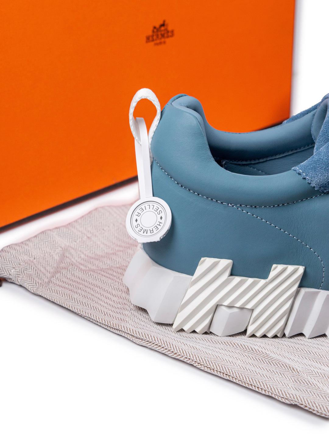 HRMS Sneaker Blue / White Accent