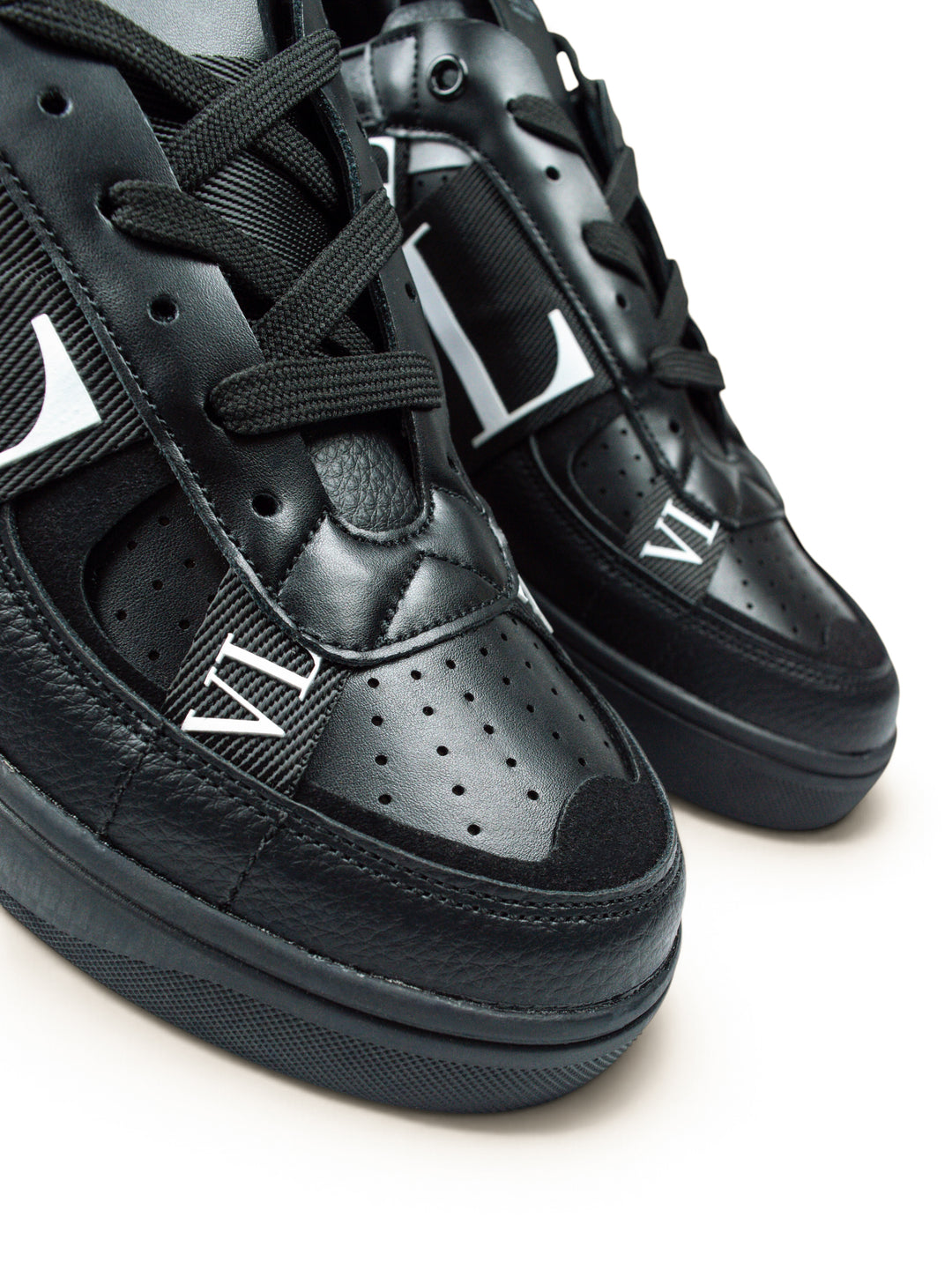 VLTN Low-Top Sneaker Black / Black