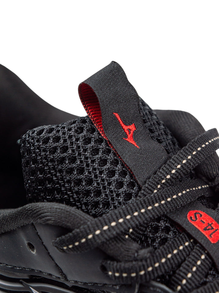 MZN Black / Red Sneakers