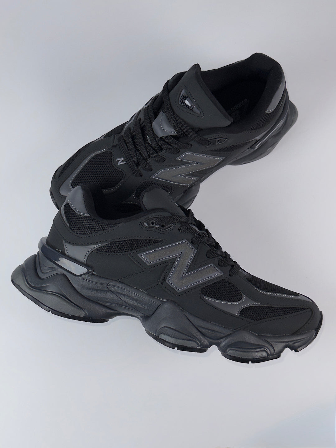 NB Black ( Reflective )