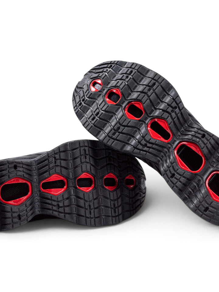 MZN Black / Red Sneakers