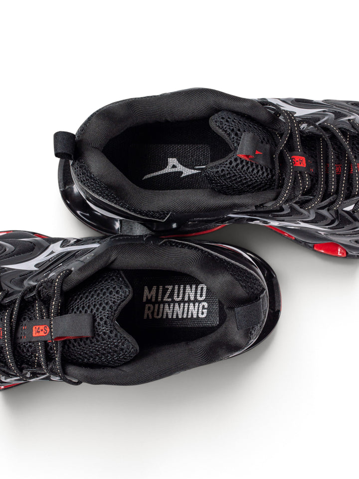 MZN Black / Red Sneakers