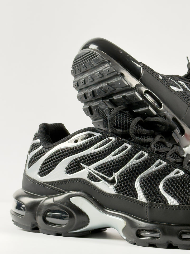 Nike Black / Swarovski
