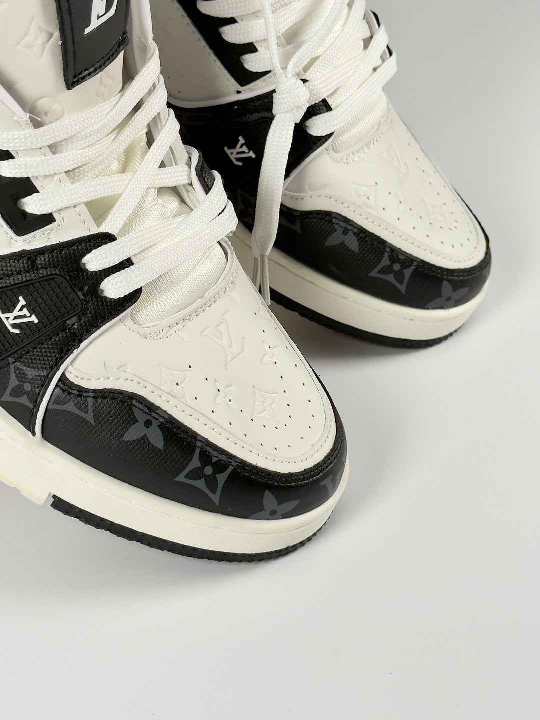 Louis Vuitton LV Trainer #54 Black White
