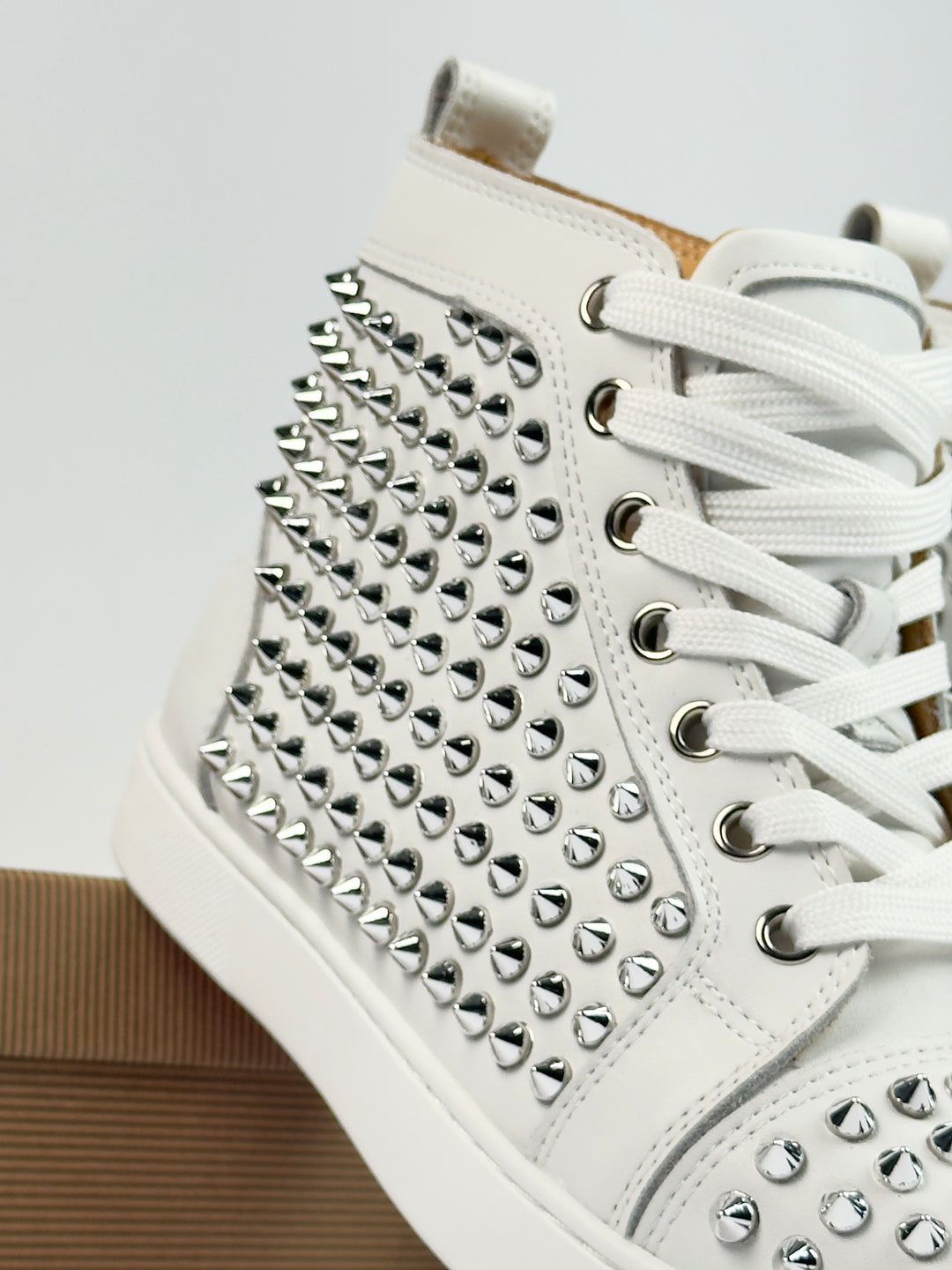 Loubs High-Top White