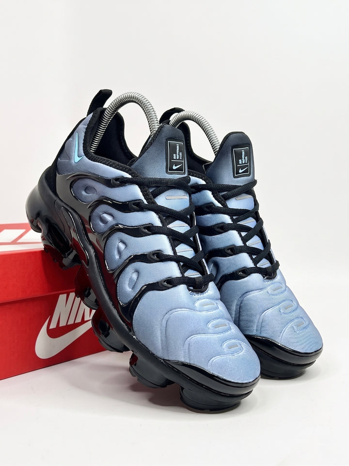 Nike Air VaporMax Plus - Black / Aluminum