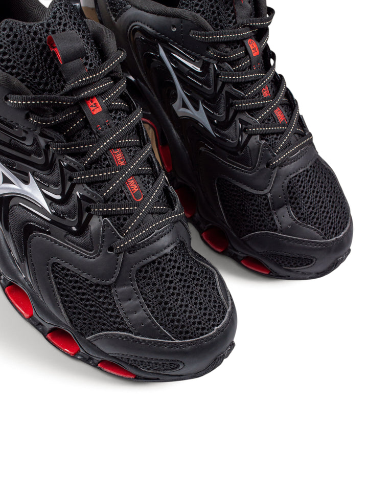 MZN Black / Red Sneakers