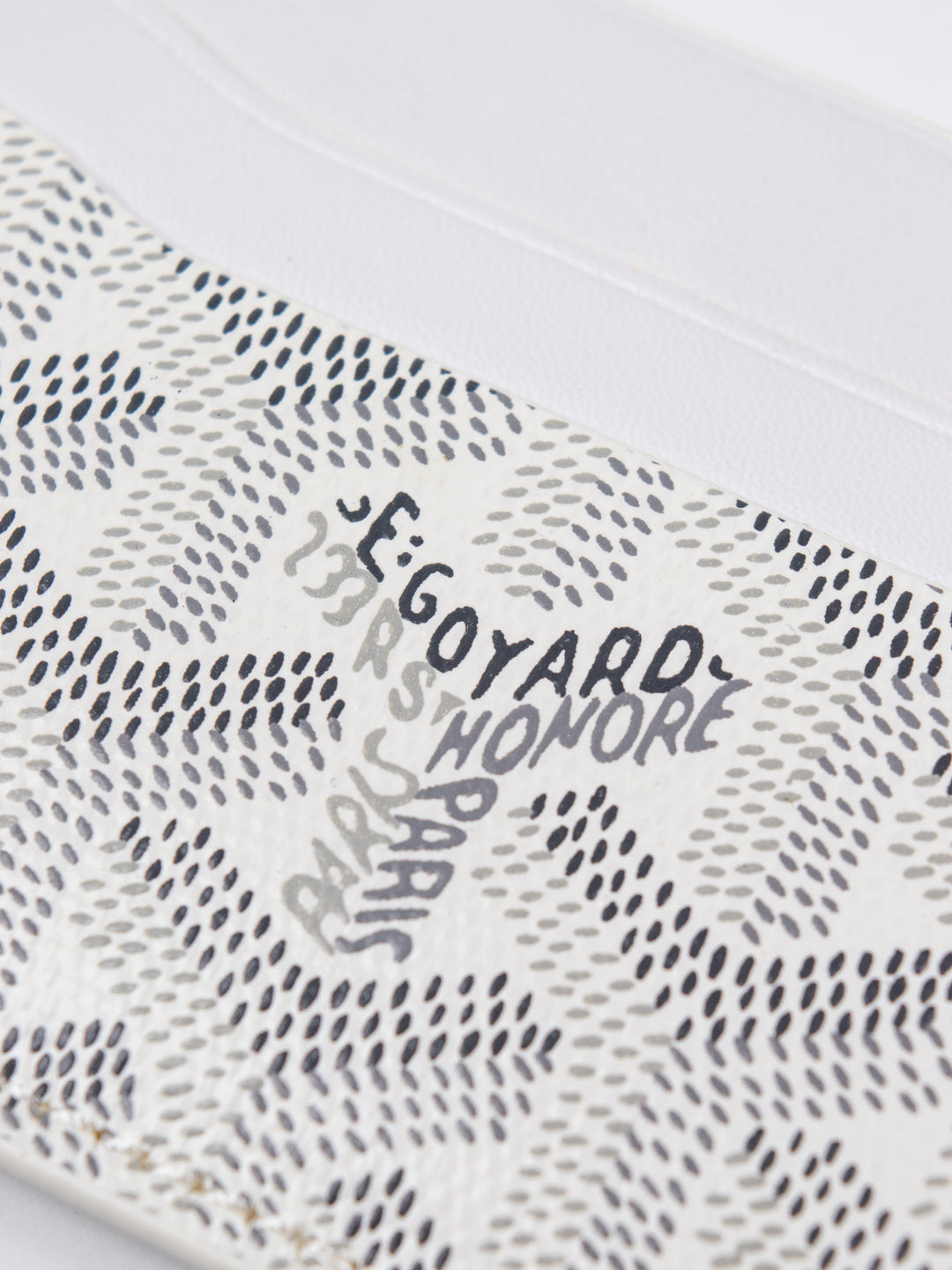 GYRD CardHolder White