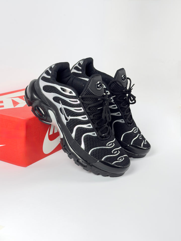 Nike Black / Swarovski