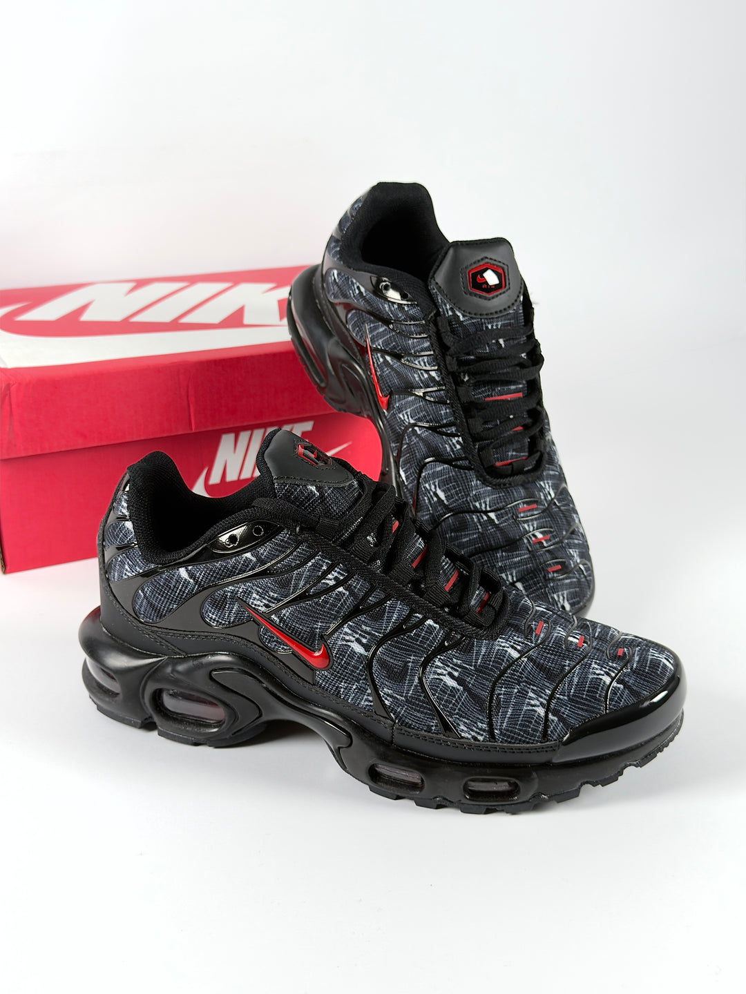 Nike Air Max Plus Black University Red