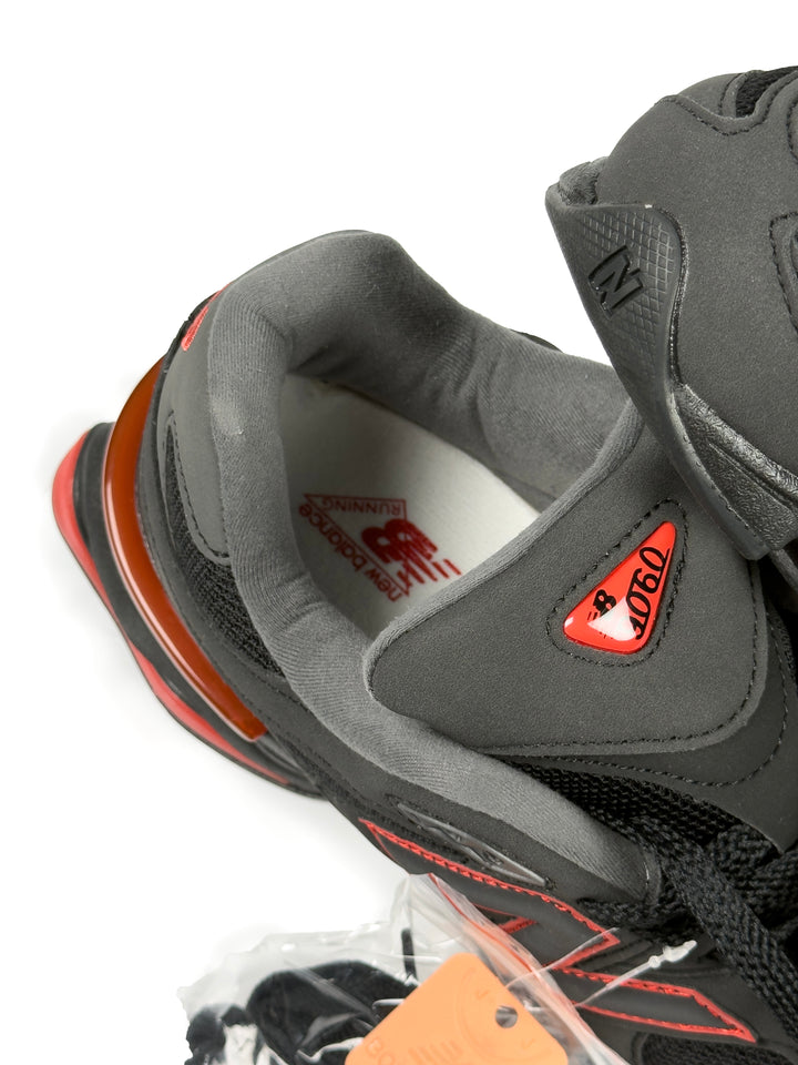 NB Black / Red