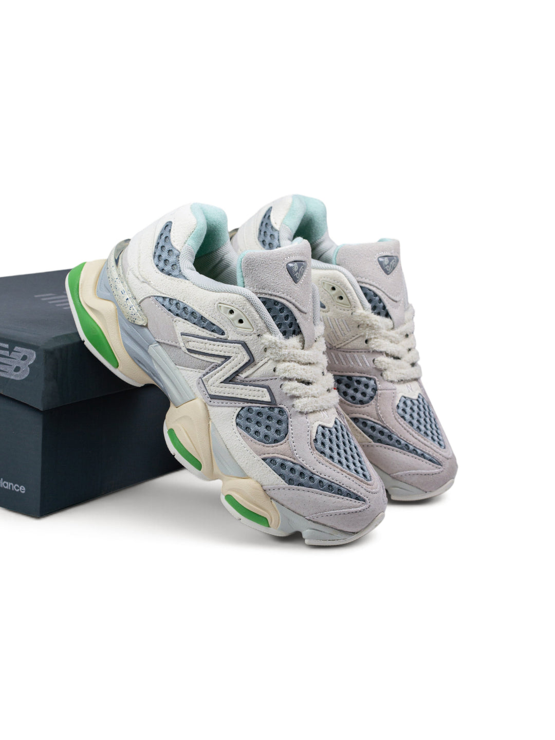 NB Collaboration Light / Green Snakers