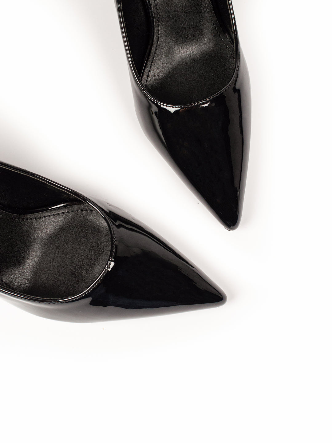 YSL Closed Heels Black / Gold