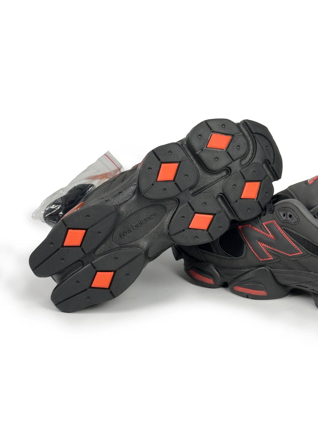 NB Black / Red