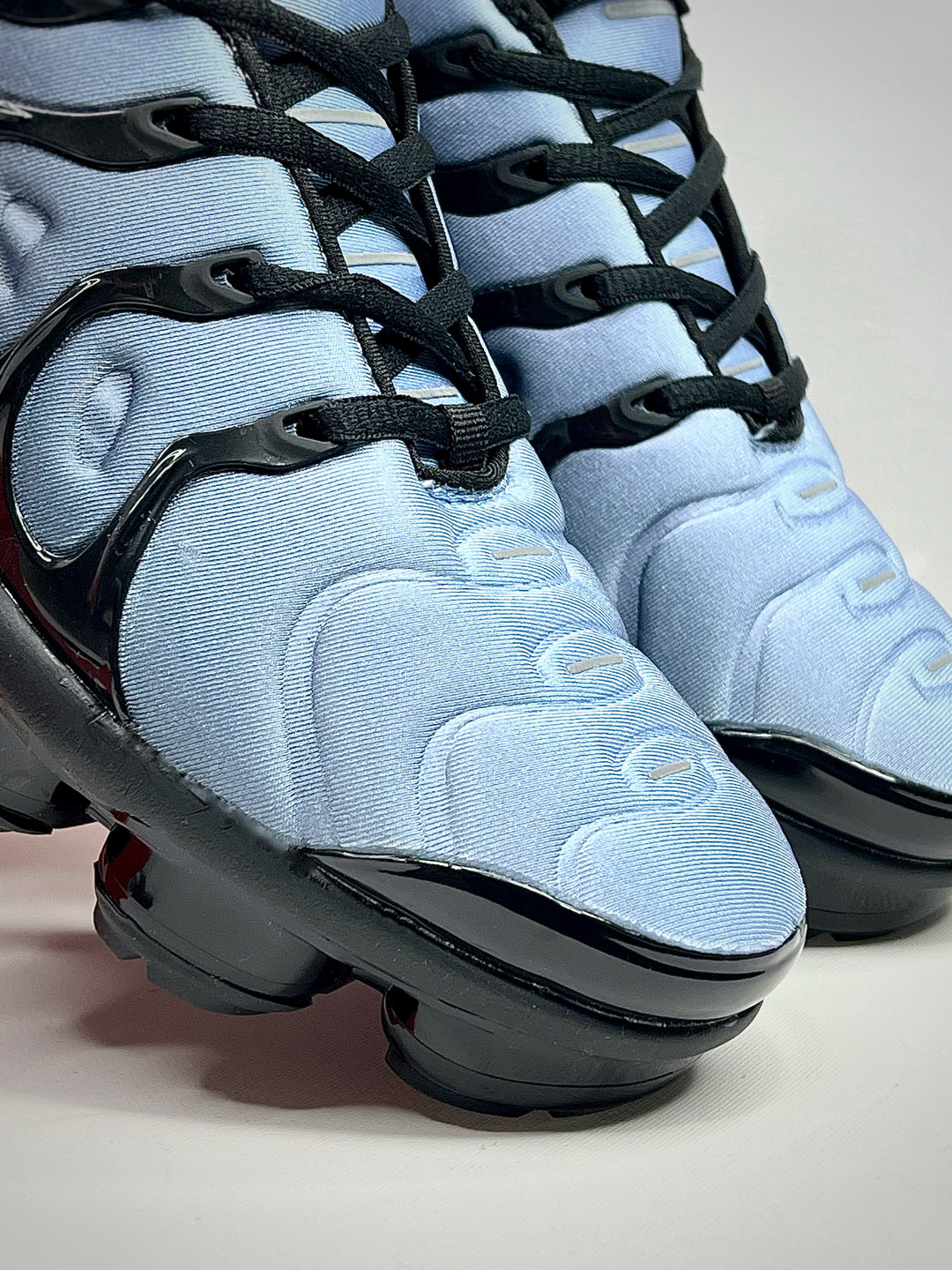 Nike Air VaporMax Plus - Black / Aluminum