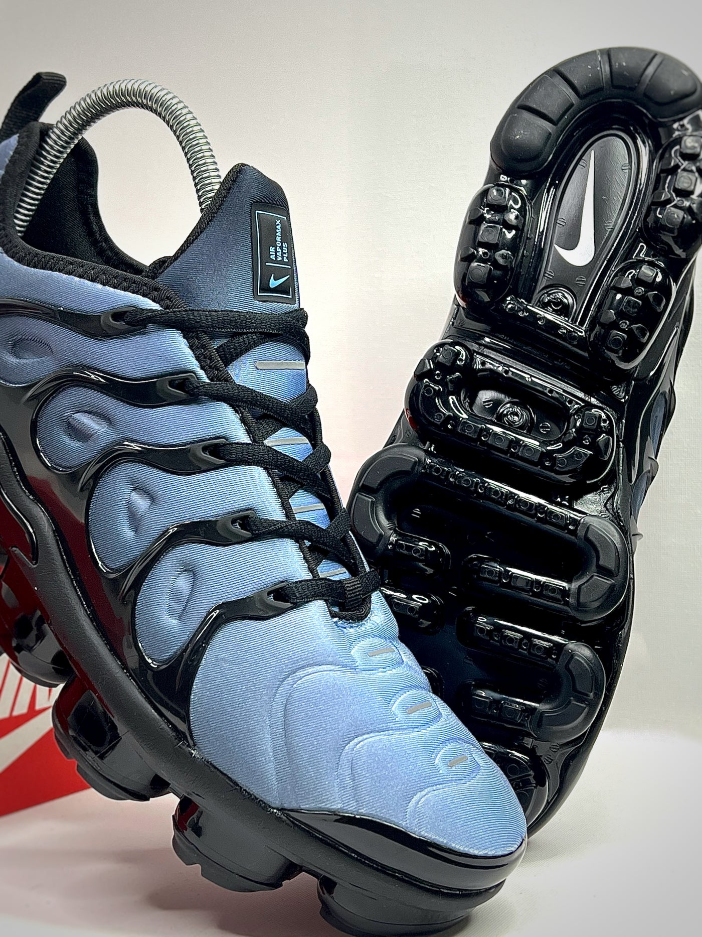 Nike Air VaporMax Plus - Black / Aluminum