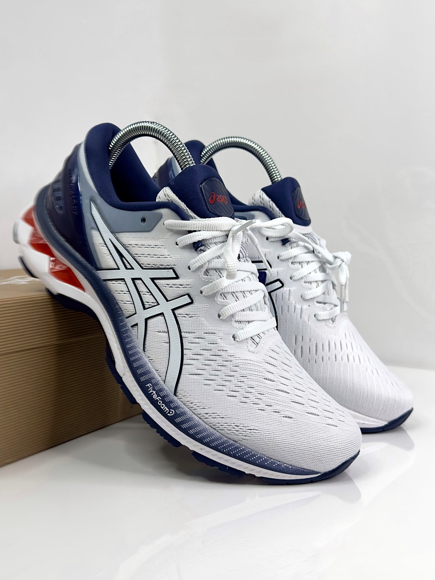 Asics Gel-Kayano 27