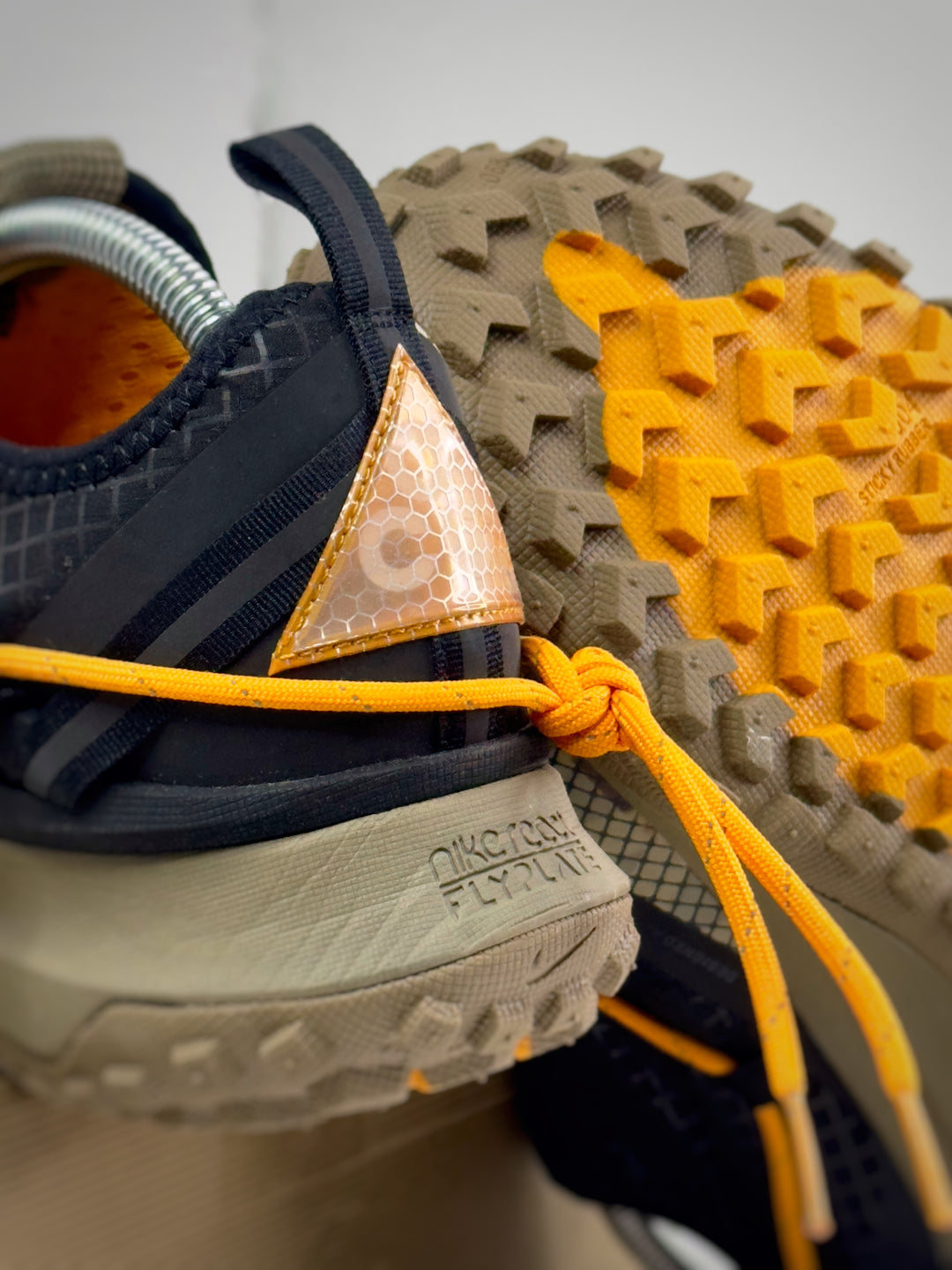 Nike Acg Mountain Fly Low