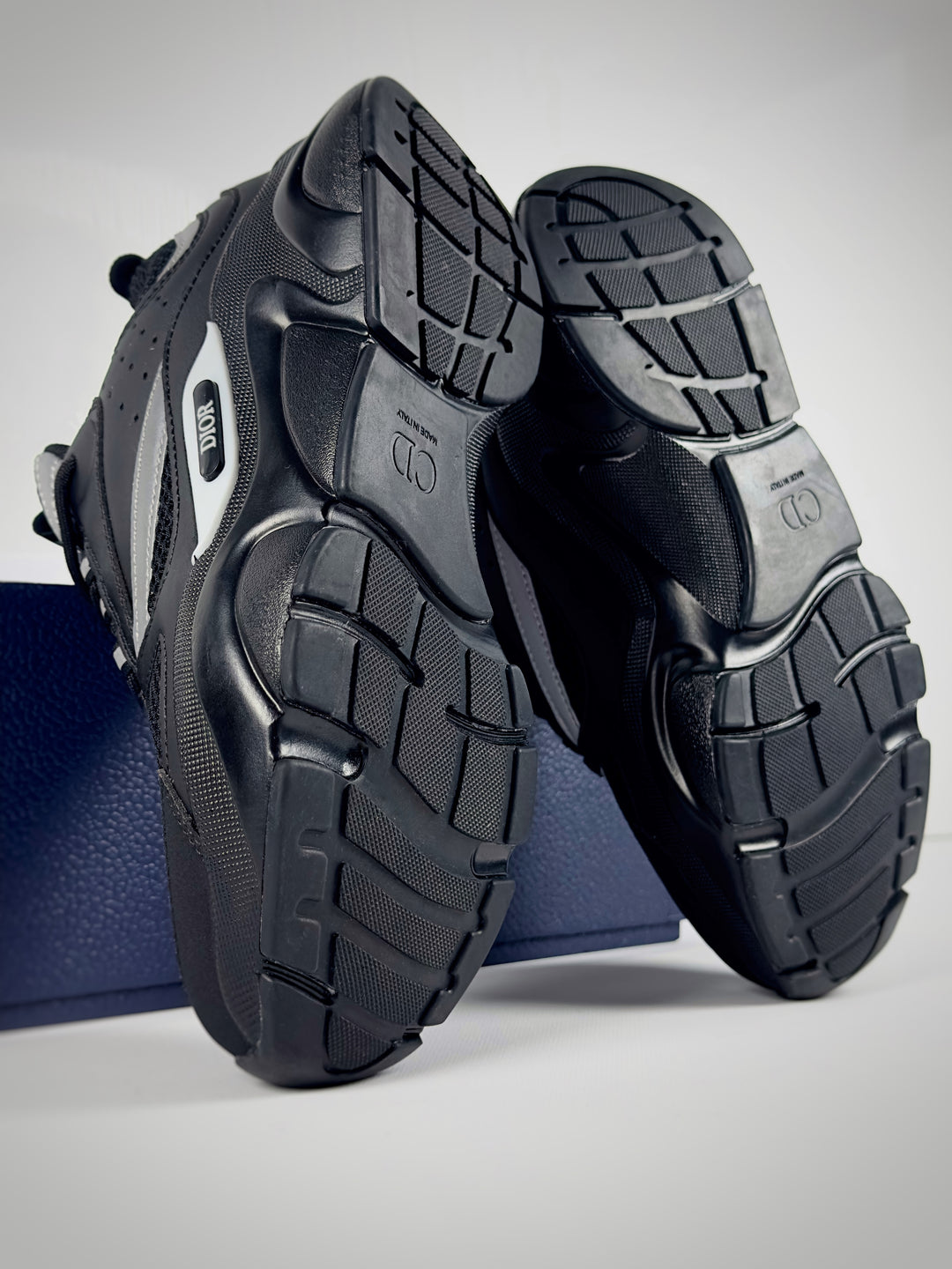 Dior B22 Triple Black (reflective)